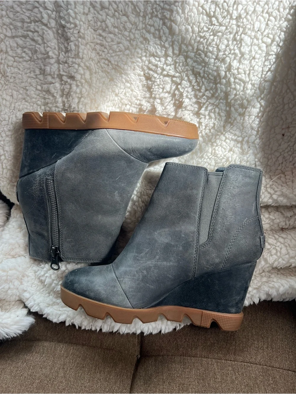 SOREL Wedge Ankle Boots in Charcoal Gray with Tan Sole Leather size 7
